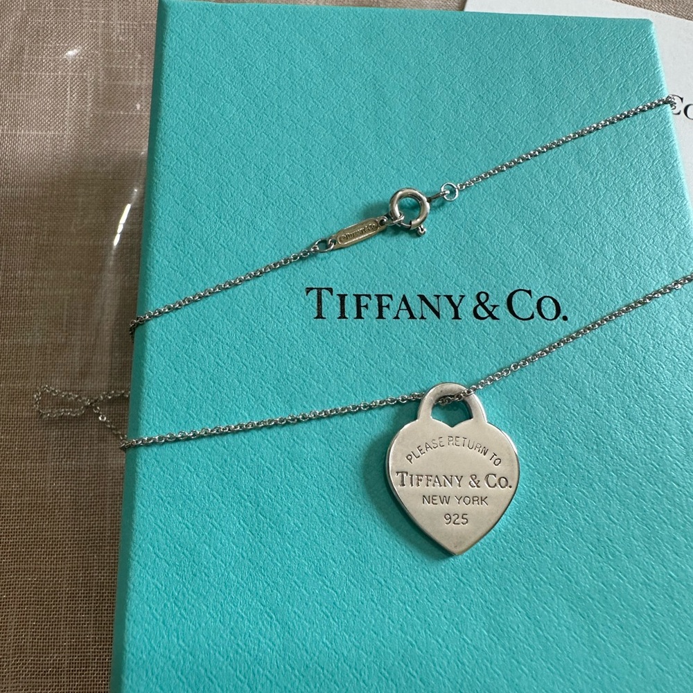 💙Tiffany  & Co 💙 heart necklace Sterling silver Authentic - Picture 4 of 15